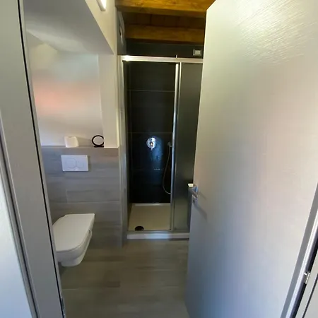 Casa Dai Nonni Feriehus Perledo