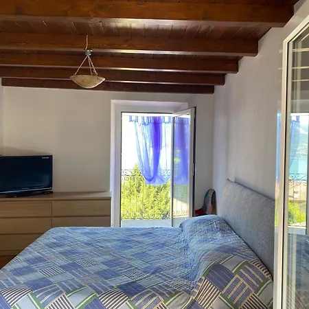 Casa Dai Nonni Feriehus Perledo